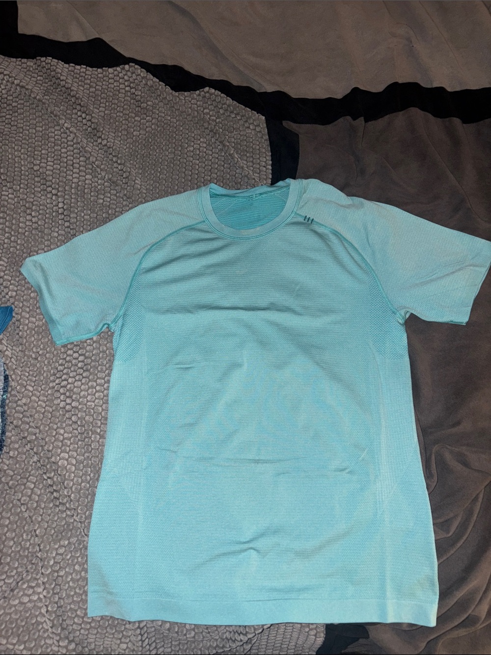 lululemon athletica Light Blue Men's Short Sleeve Performance Tee